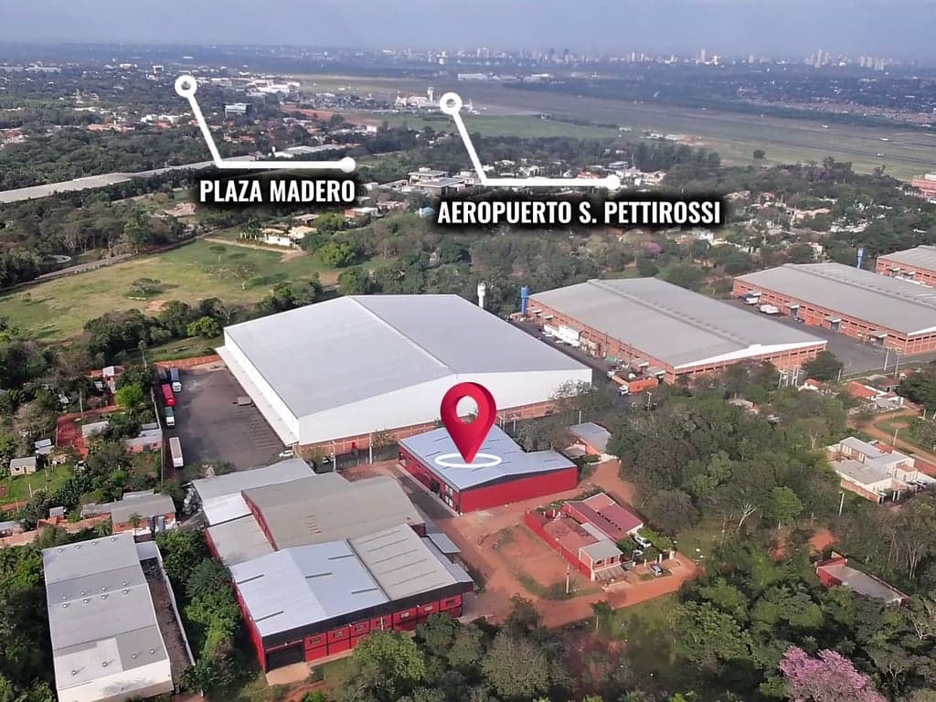Alquilo depósito de 1.290 m2 construidos, se encuentra en inmediaciones del Aeropuerto con acceso a la ruta