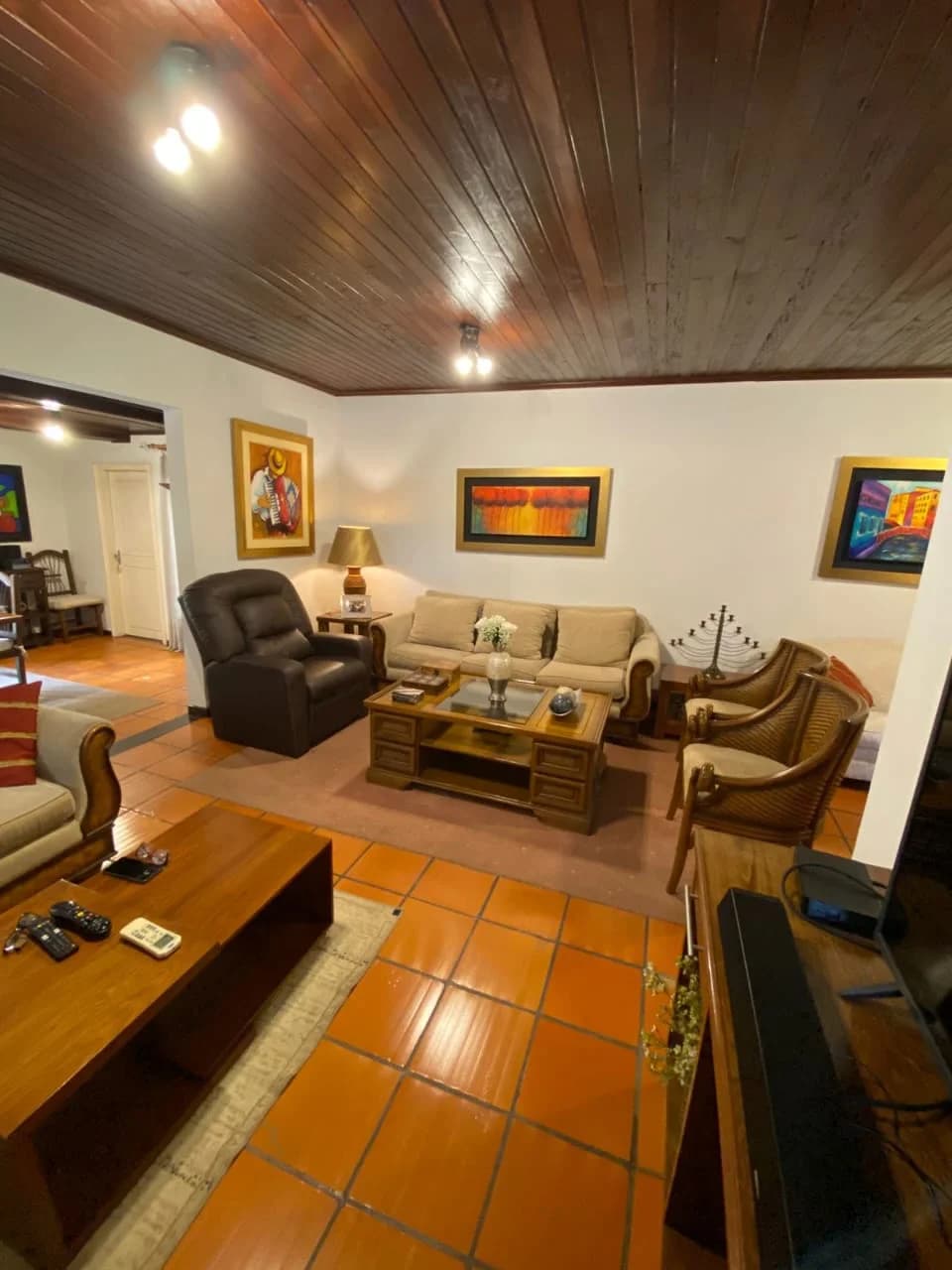 VENDO PROPIEDAD CON EXCELENTE UBICACION EN RECOLETA 