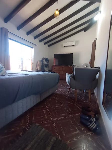 CASA CON TERRENO GIGANTE EN CAPIATA