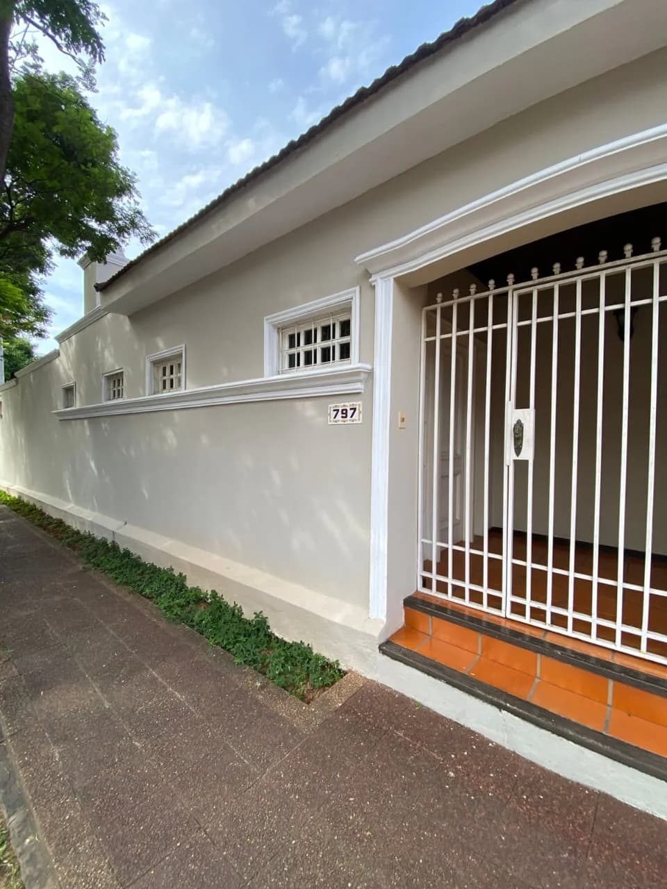 VENDO PROPIEDAD CON EXCELENTE UBICACION EN RECOLETA 