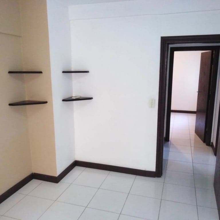 Alquilo departamento edificio marcos