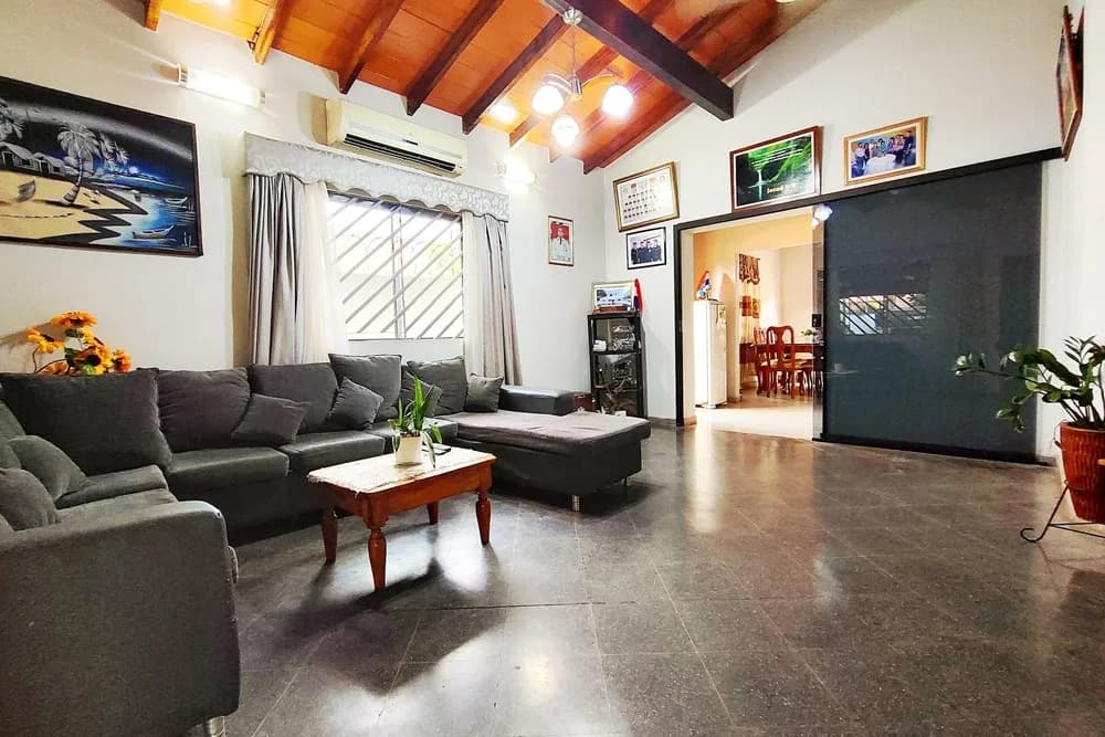 HERMOSA CASA CON PISCINA EN VILLA ELISA