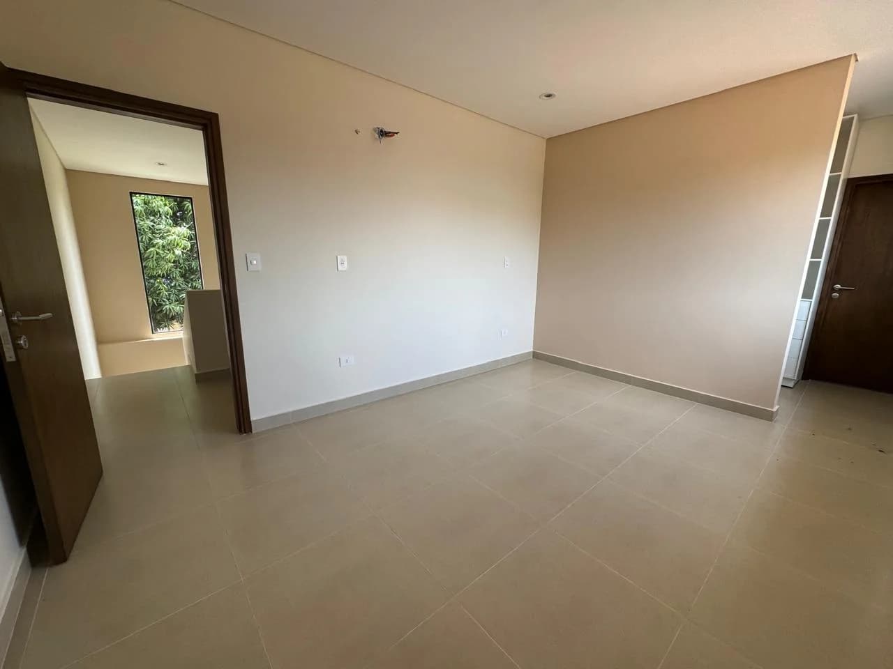 VENDO VIVIENDA UNIFAMILIARES TIPO DÚPLEX en el CUARTO BARRIO de la ciudad de LUQUE.