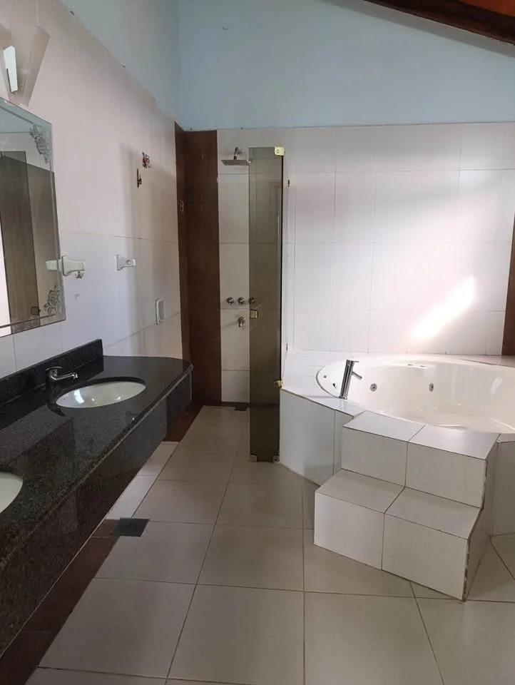 VENDO CASA EN BARRIO PETTIROSSI ASUNCION