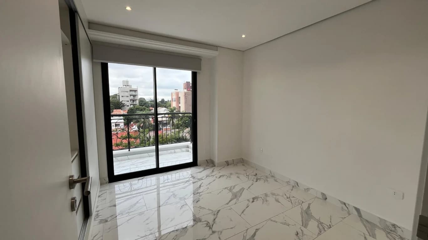 En Alquiler Departamento Las Lomas 