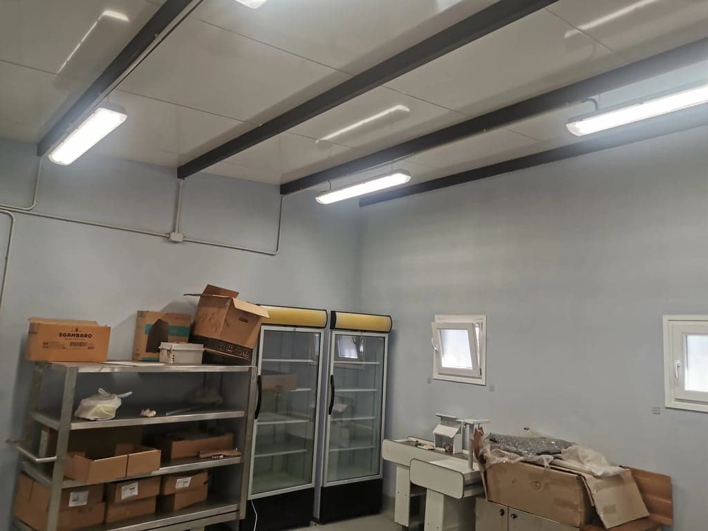 Fabrica laboratorio depósito para productos alimenticios con camaras frigorificas