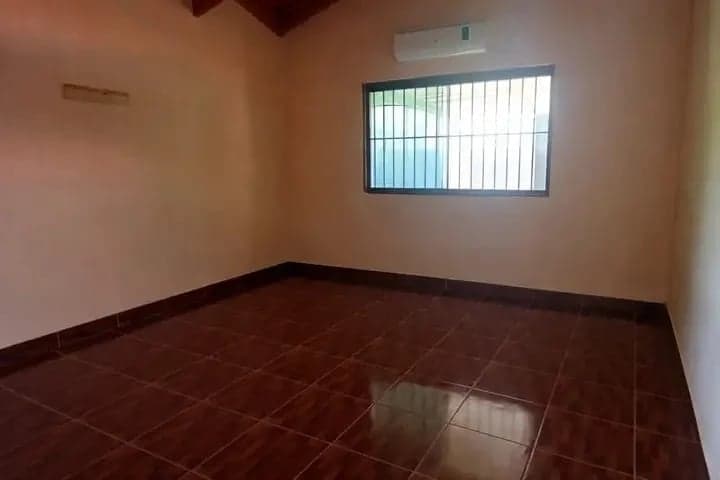 Oferta casa en Luque Tarumandy