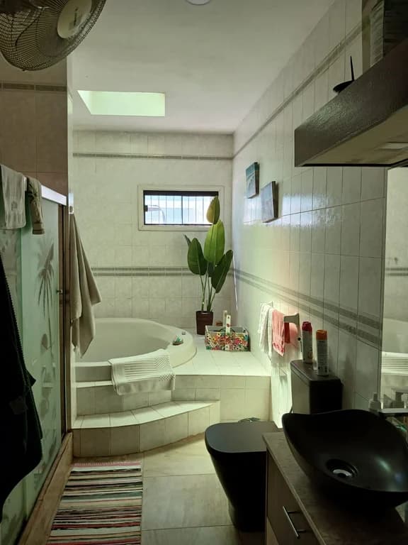 CASA EN VENTA en SAN BERNARDINO, CORDILLERA con Jardin y Piscina