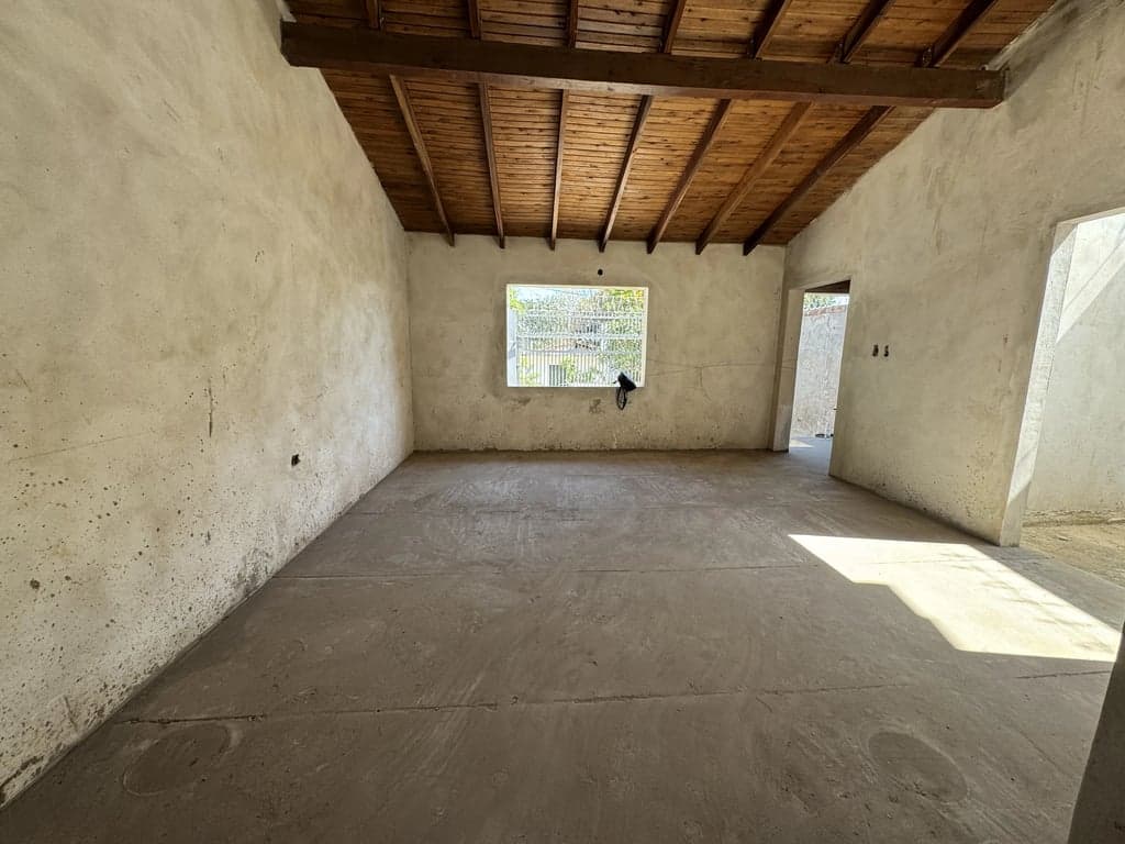 Casa semi terminada en Mariano Roque Alonso 