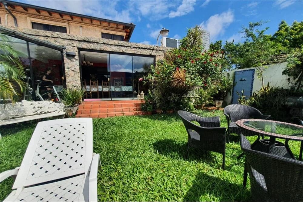 Casa Venta Barcequillo Residencia - Venta - San Lorenzo, Paraguay 240,000 $
