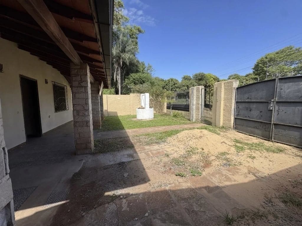 Vendo casa a remodelar en Luque 