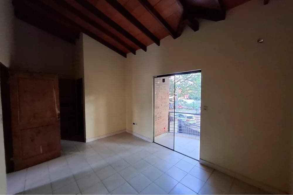 Dúplex en límite con Fdo. De la Mora z/ Norte, zona Quartier Las Marias