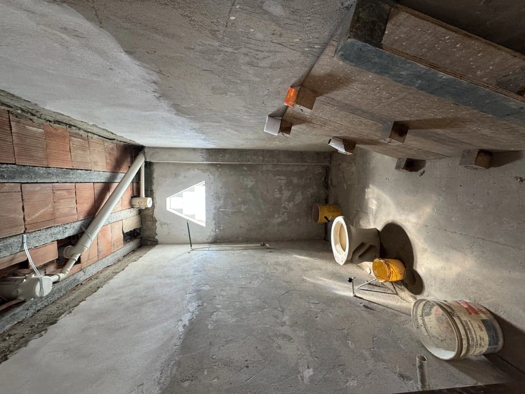 Casa semi terminada en Mariano Roque Alonso 