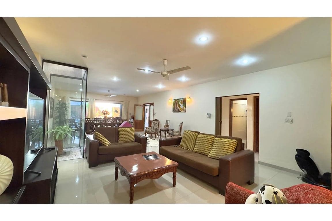 ¡LA CASA DE TUS SUEÑOS EN EL EXCLUSIVO BARRIO PINOZÁ, ASUNCIÓN!