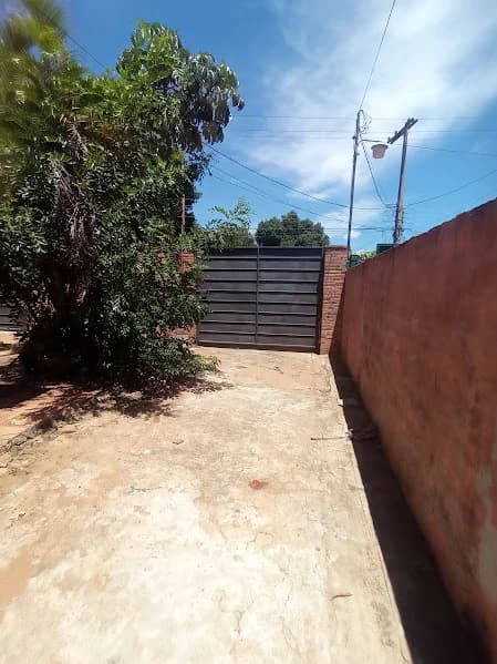 CASA CON TERRENO GIGANTE EN CAPIATA