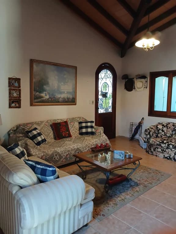 CASA EN VENTA en SAN BERNARDINO, CORDILLERA con Jardin y Piscina