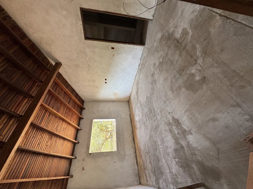 Casa semi terminada en Mariano Roque Alonso 