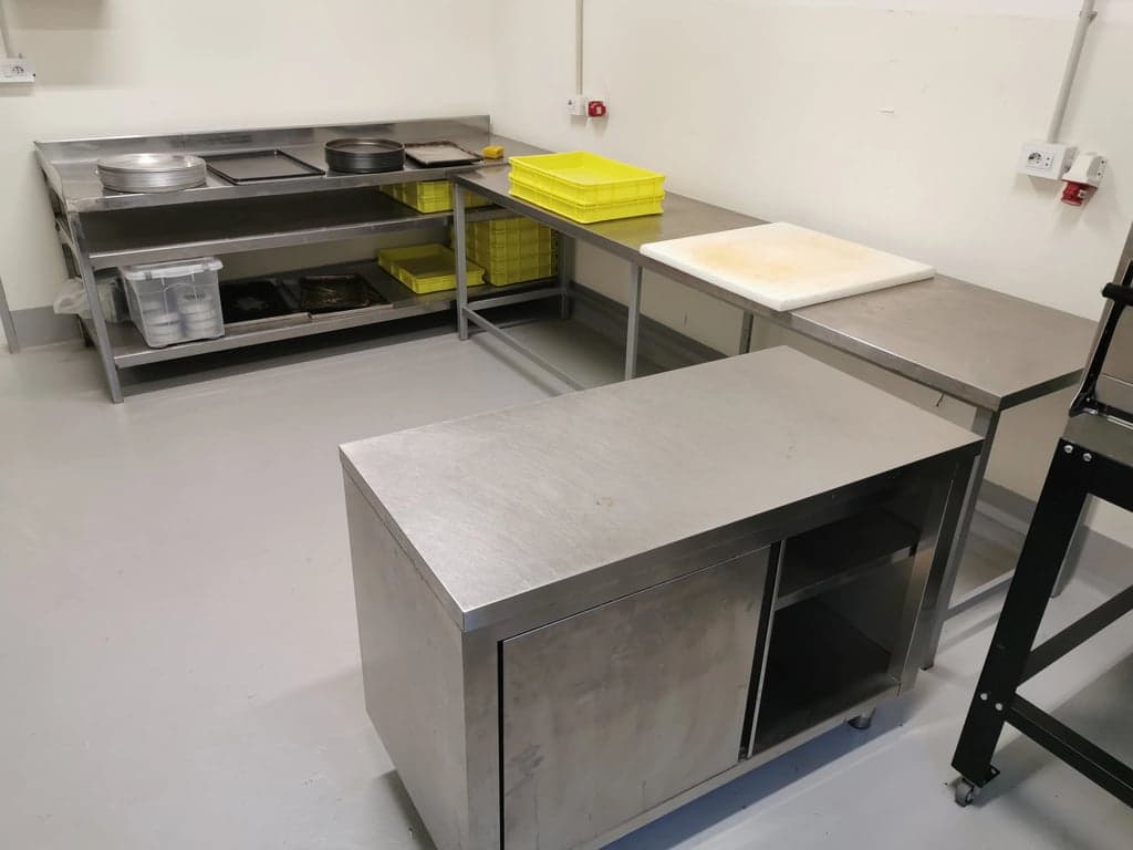 Fabrica laboratorio depósito para productos alimenticios con camaras frigorificas