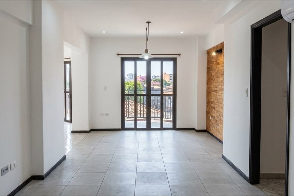 VENDO AMPLIO DEPARTAMENTO EN EL CENTRO DE ASUNCION
