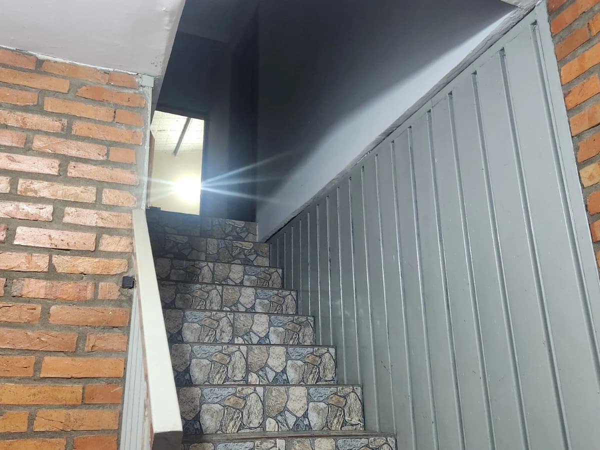 ALQUILO MONOAMBIENTE EN LIMPIO 