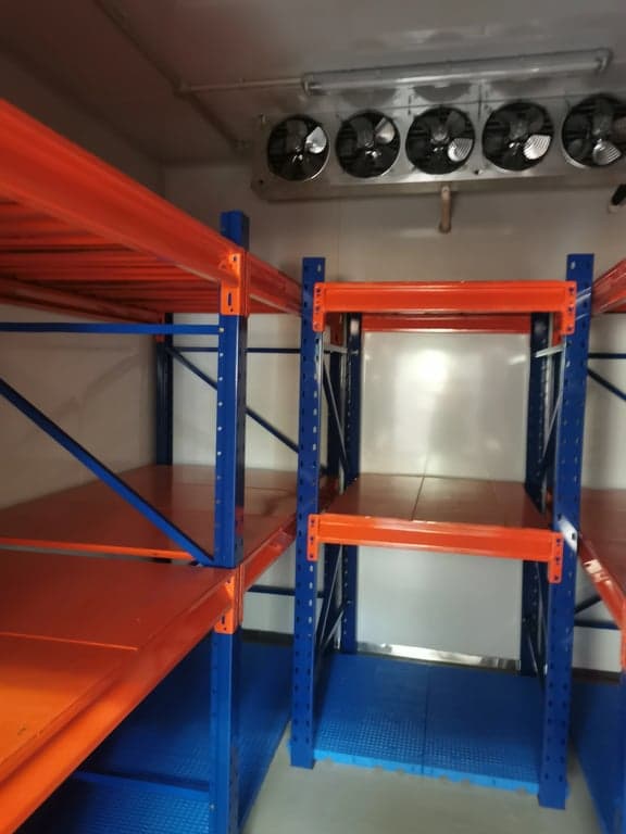 Fabrica laboratorio depósito para productos alimenticios con camaras frigorificas