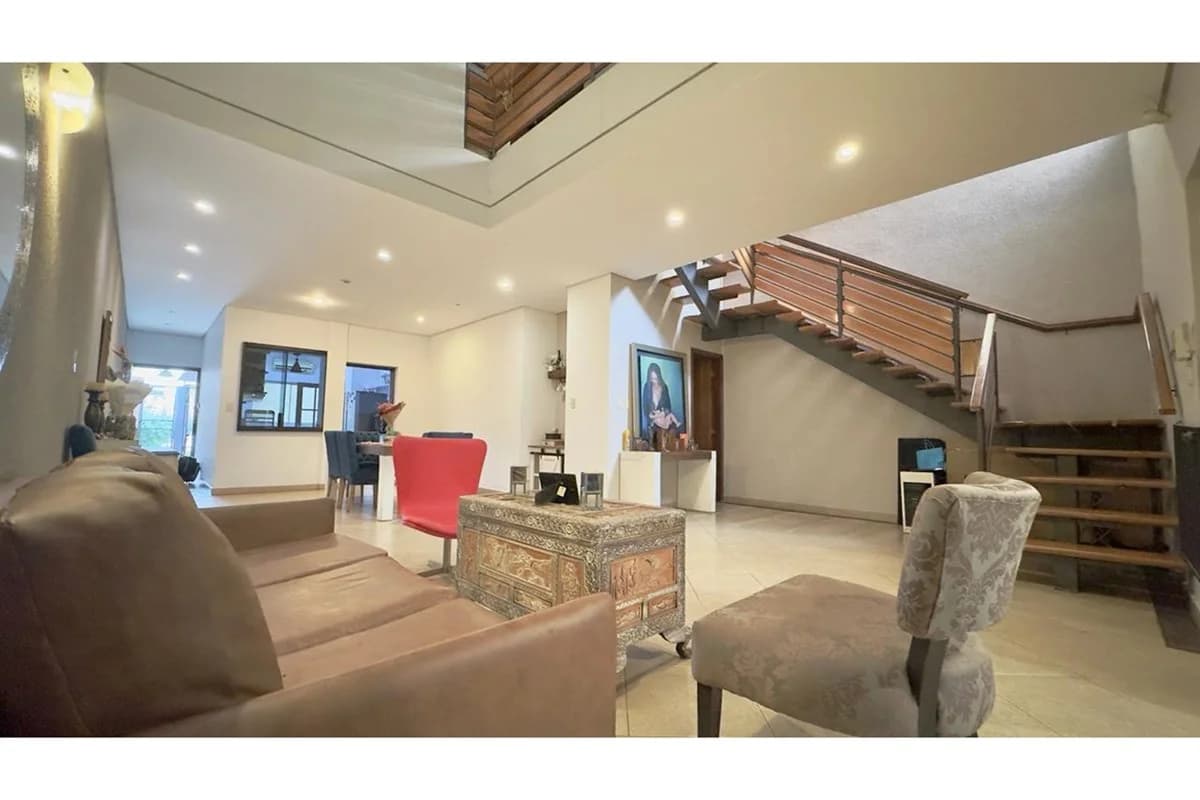 Amplio duplex en zona altamente residencial en barrio Herrera