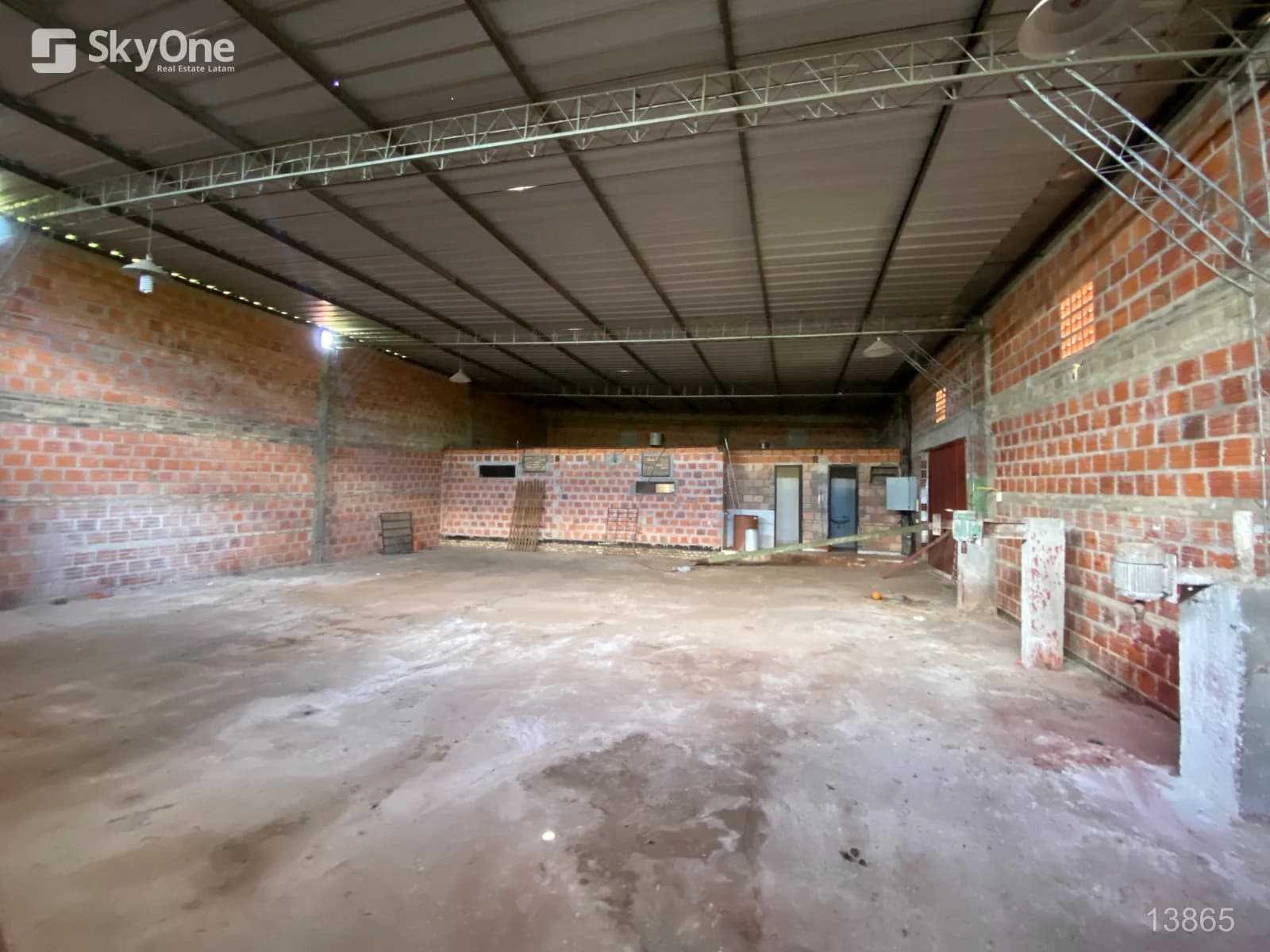 VENTA – DEPÓSITO + SHOWROOM EN MARIANO ROQUE ALONSO