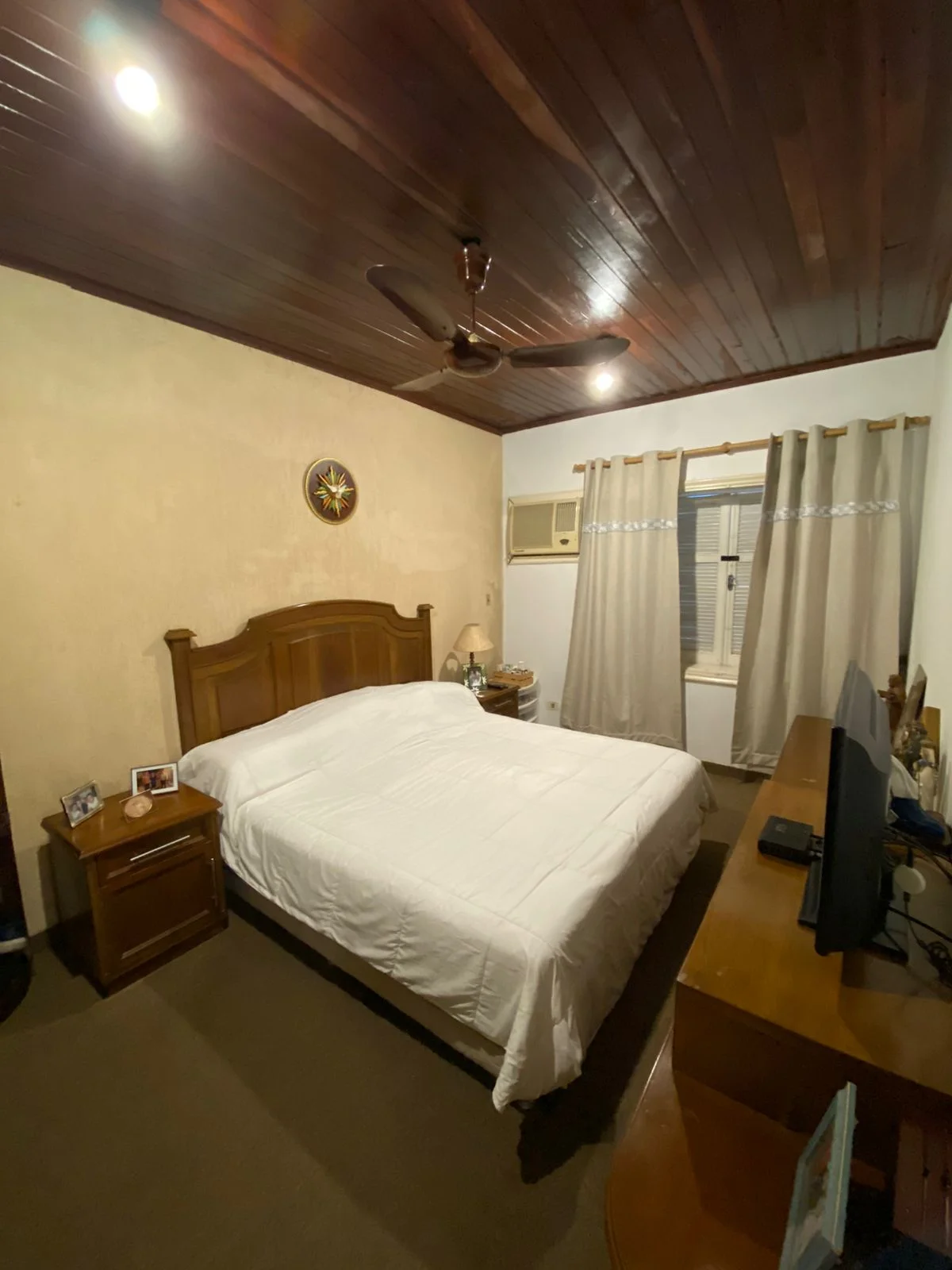 VENDO PROPIEDAD CON EXCELENTE UBICACION EN RECOLETA 