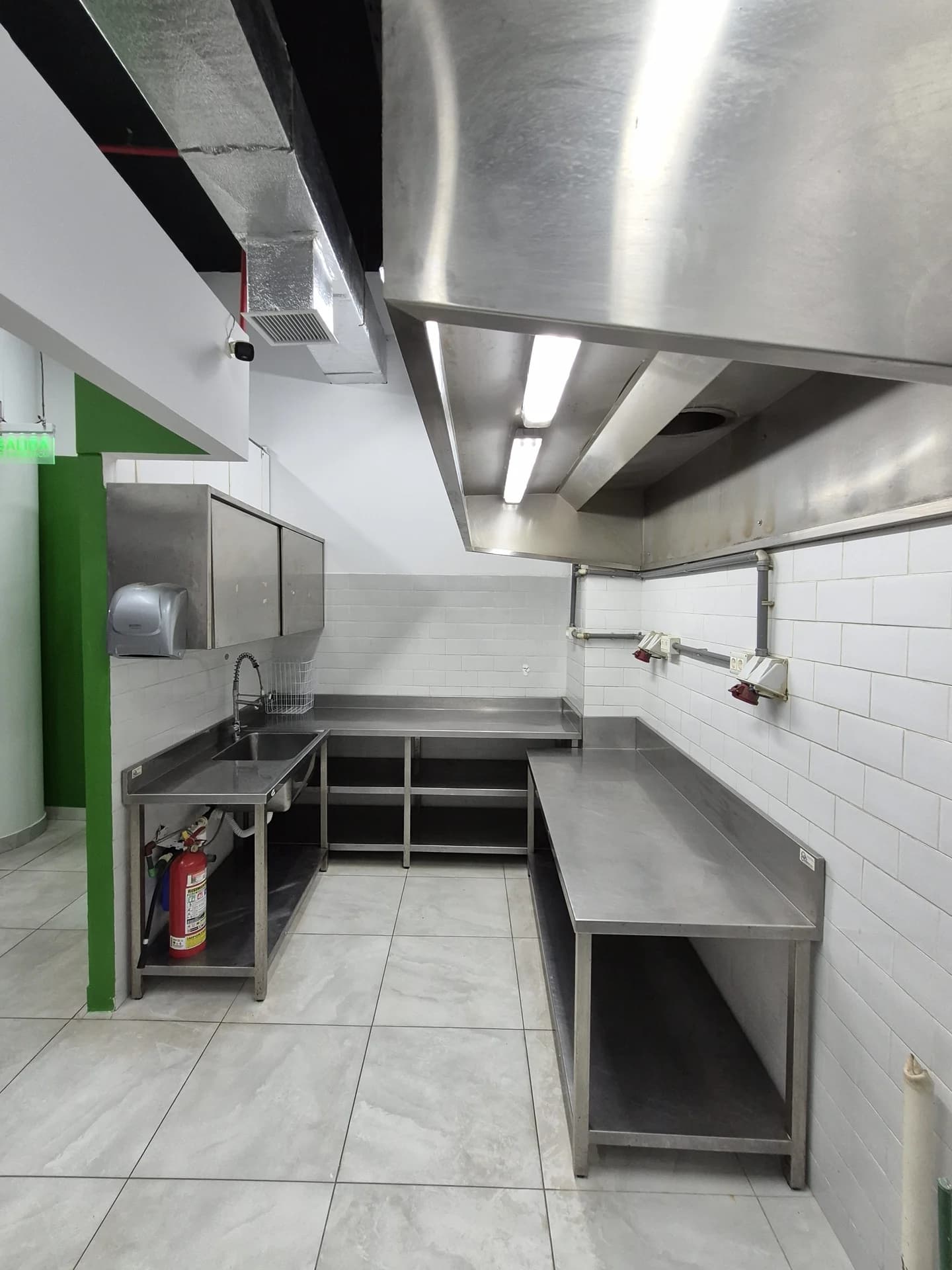 LOCAL GASTRONOMICO AMOBADO Y EQUIPADO EN EL MERCADO 4 (M4 GALERIA)