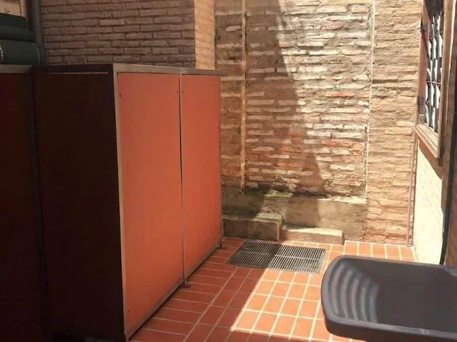 ALQUILO DÚPLEX EN BARRIO SANTA ANA, ASUNCIÓN. 