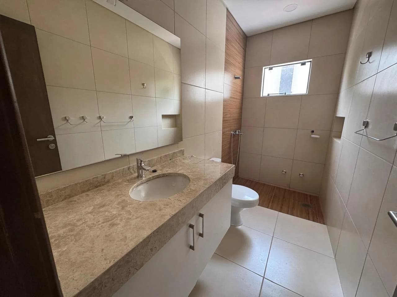 VENDO VIVIENDA UNIFAMILIARES TIPO DÚPLEX en el CUARTO BARRIO de la ciudad de LUQUE.