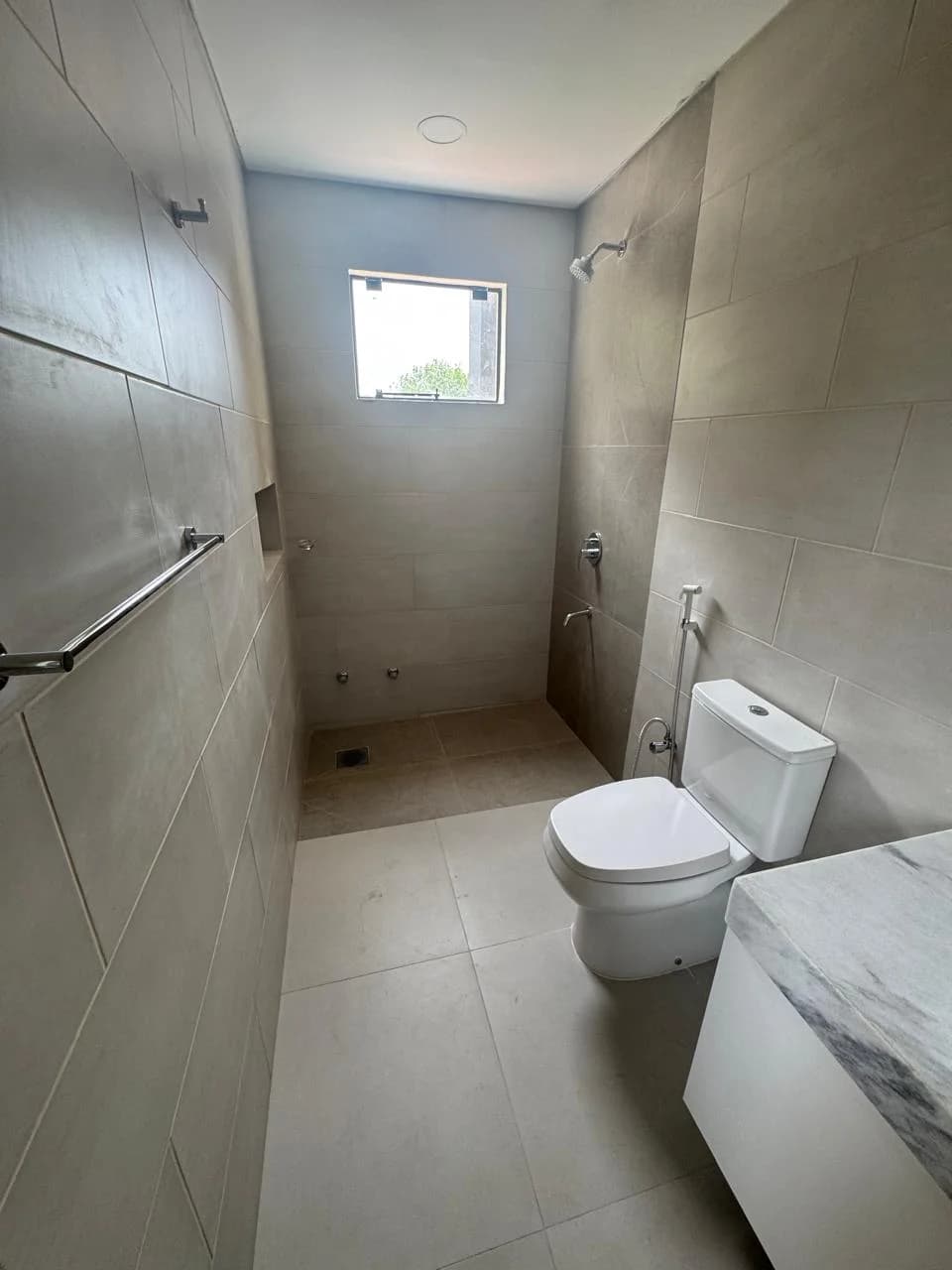 VENDO VIVIENDA UNIFAMILIARES TIPO DÚPLEX en el CUARTO BARRIO de la ciudad de LUQUE.