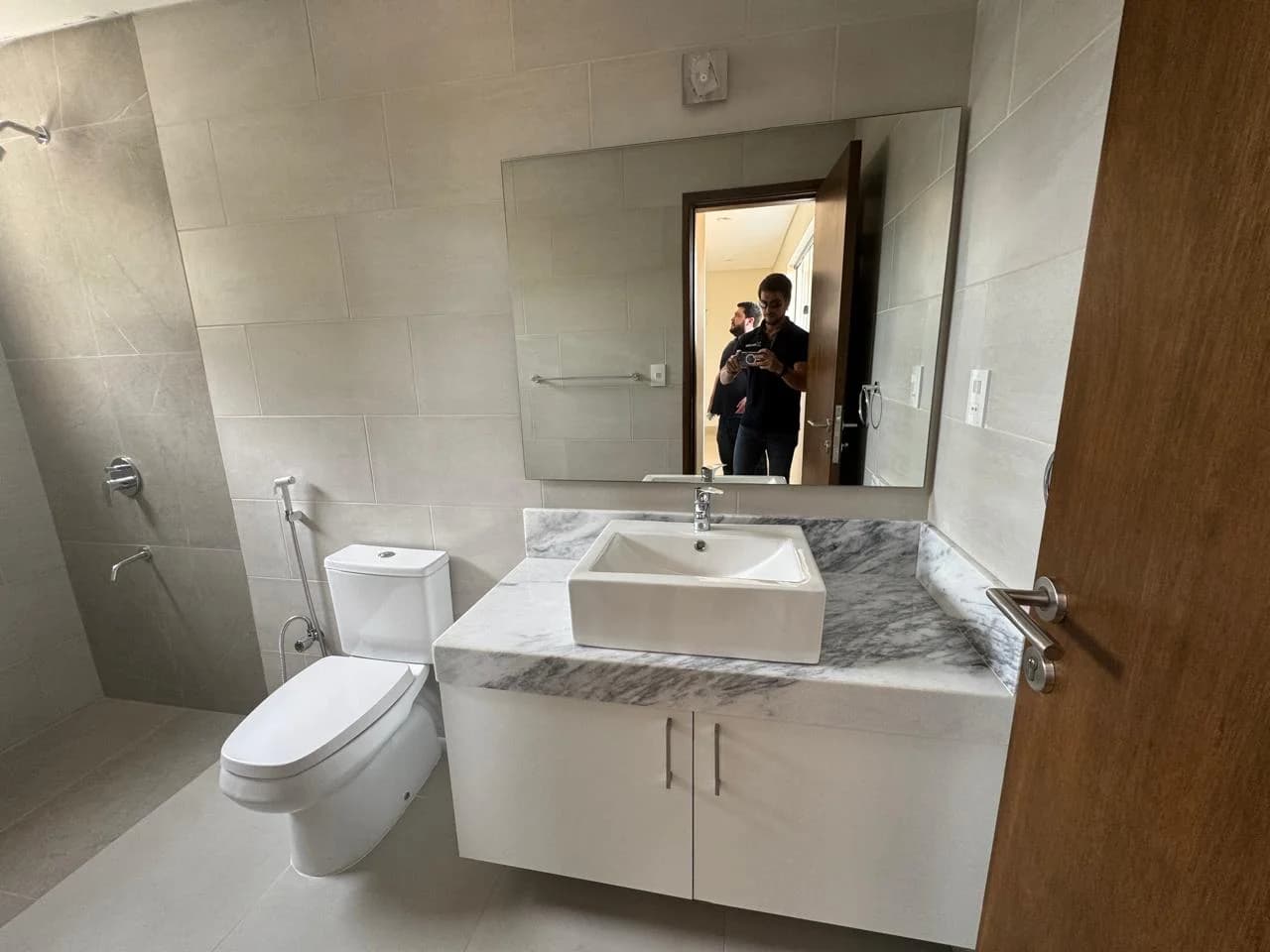 VENDO VIVIENDA UNIFAMILIARES TIPO DÚPLEX en el CUARTO BARRIO de la ciudad de LUQUE.