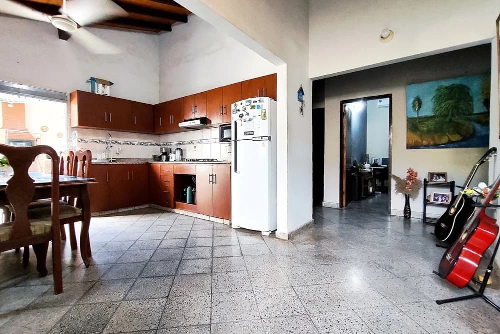 HERMOSA CASA CON PISCINA EN VILLA ELISA