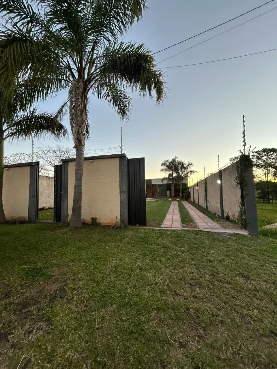 Hermosa Quinta Moderna con Piscina Domotizada y Seguridad Integral en San Juan del Paraná