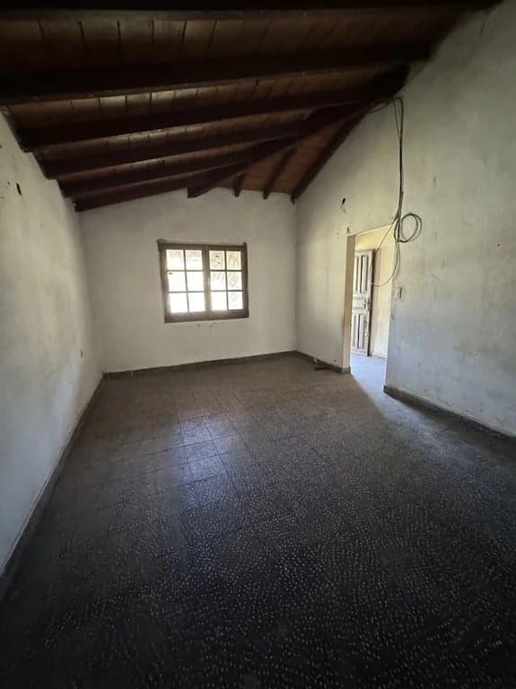 Vendo casa a remodelar en Luque 