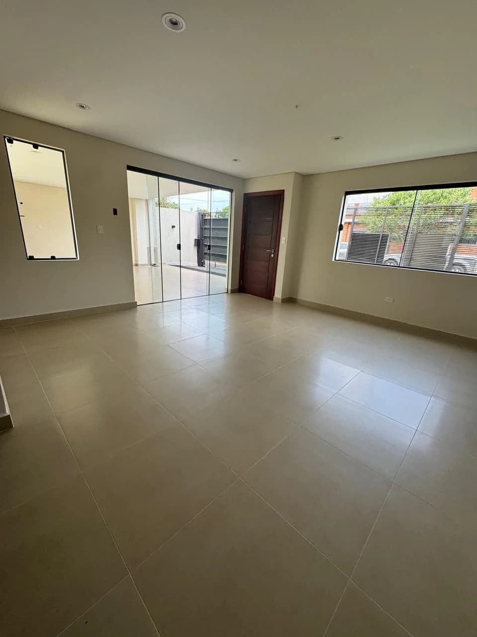 VENDO VIVIENDA UNIFAMILIARES TIPO DÚPLEX en el CUARTO BARRIO de la ciudad de LUQUE.