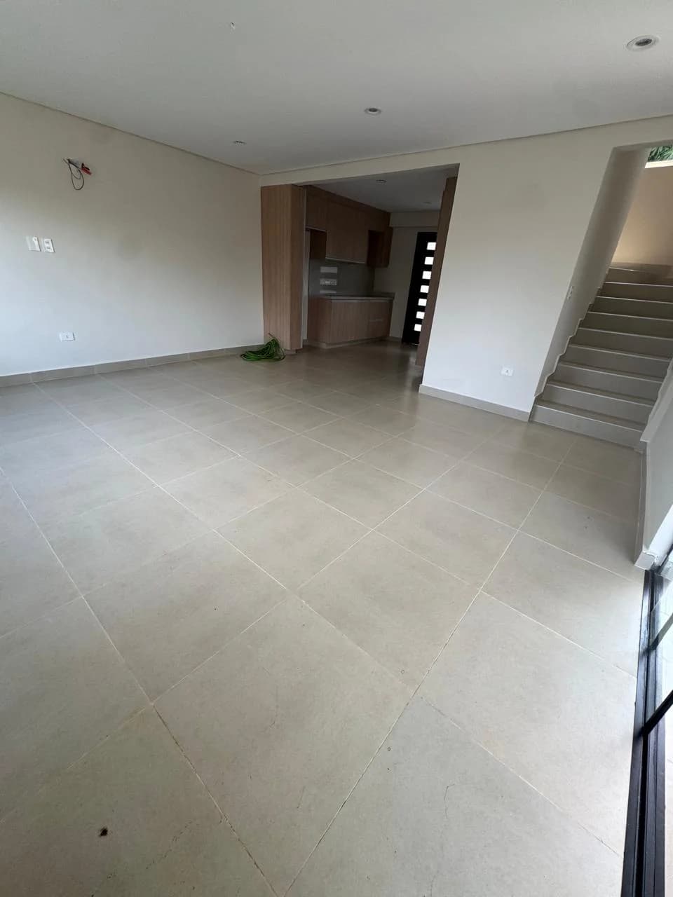 VENDO VIVIENDA UNIFAMILIARES TIPO DÚPLEX en el CUARTO BARRIO de la ciudad de LUQUE.