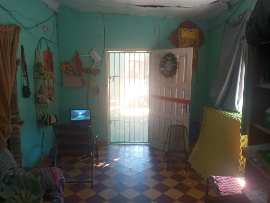 casa a 4 cuadras de ruta acceso sur, todo asfaltado. ñemby, barrio pa,i ñu, 