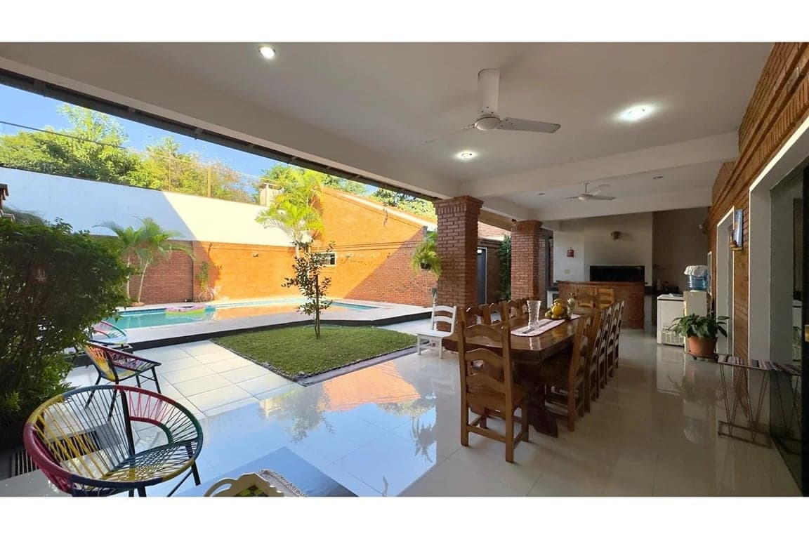 ¡LA CASA DE TUS SUEÑOS EN EL EXCLUSIVO BARRIO PINOZÁ, ASUNCIÓN!