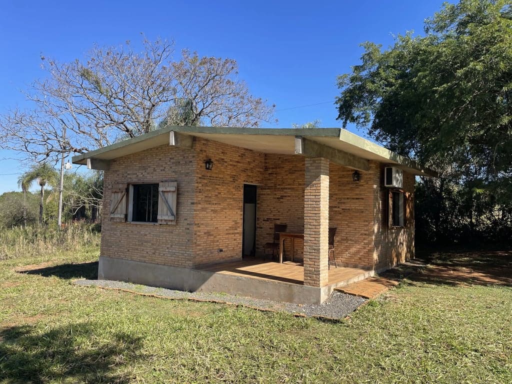 Casa en Carapegua con Piscina y Jardín