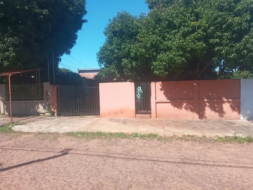 casa a 4 cuadras de ruta acceso sur, todo asfaltado. ñemby, barrio pa,i ñu, 
