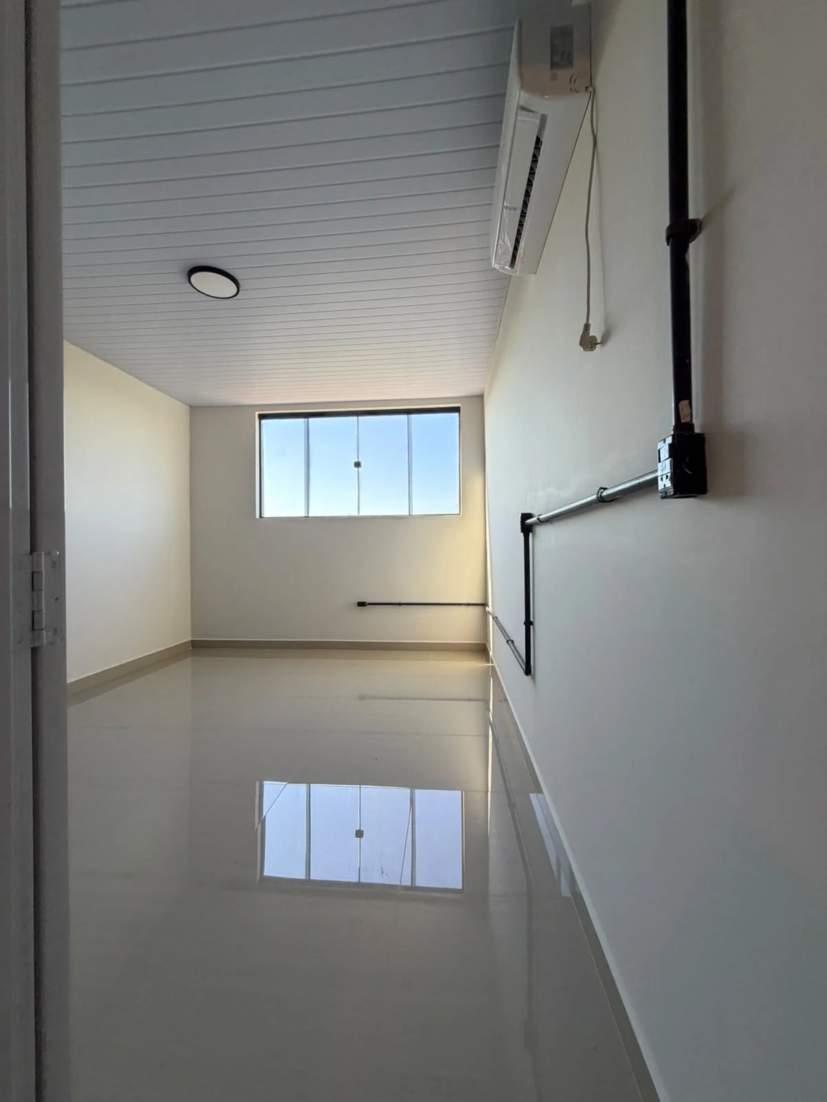 🏢 DEPARTAMENTOS TIPO LOFT A ESTRENAR – EN ALQUILER  📍 Excelente ubicación, frente al Lago de la República, en Ciudad del Este.