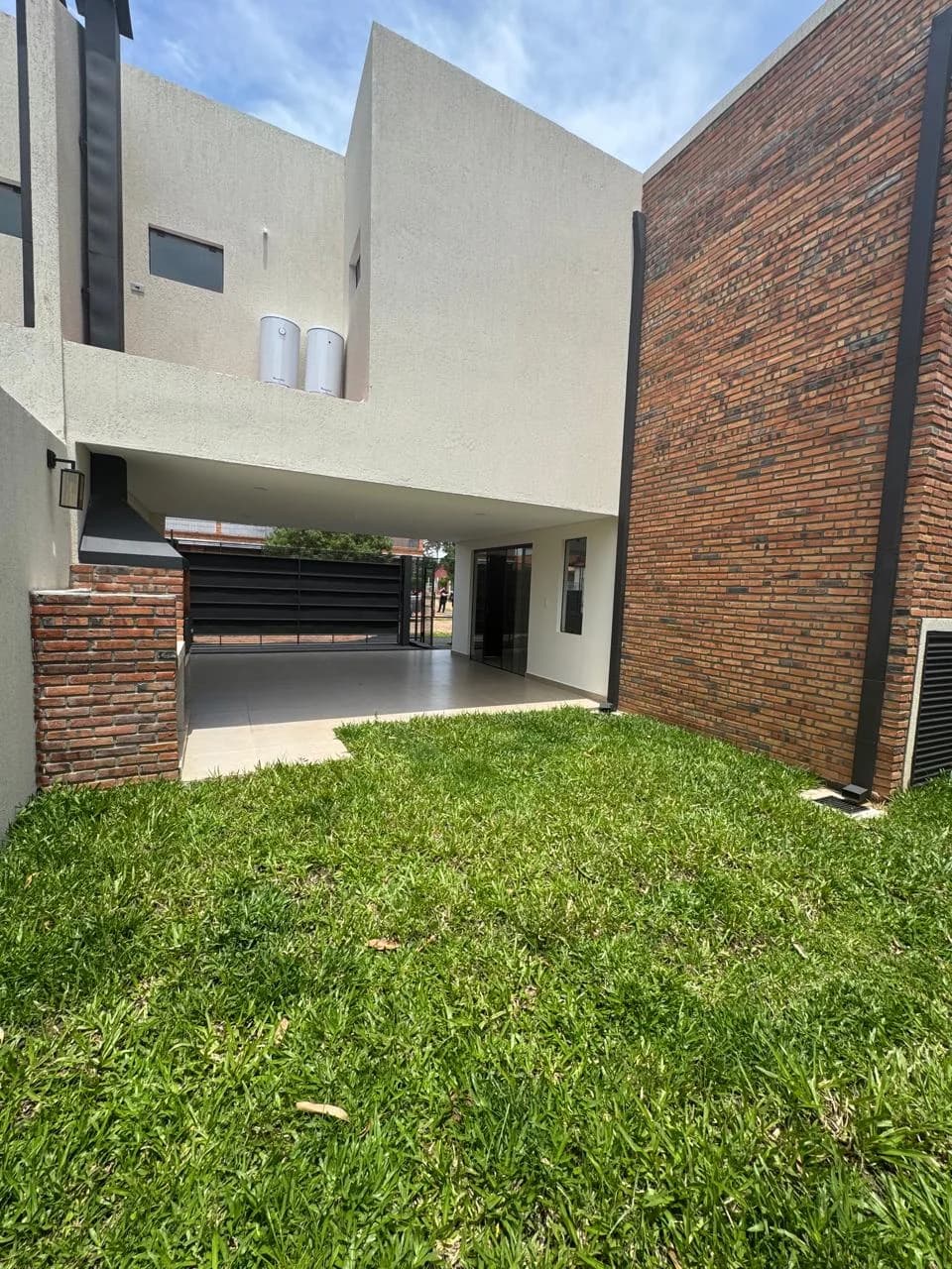 VENDO VIVIENDA UNIFAMILIARES TIPO DÚPLEX en el CUARTO BARRIO de la ciudad de LUQUE.