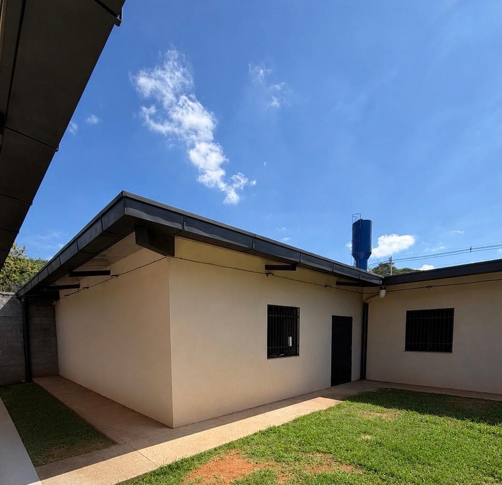VENDO CASA Y DEPÓSITO EN BARRIO PUERTO PABLA, LAMBARÉ., foto principal