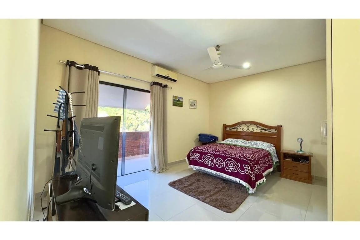 ¡LA CASA DE TUS SUEÑOS EN EL EXCLUSIVO BARRIO PINOZÁ, ASUNCIÓN!