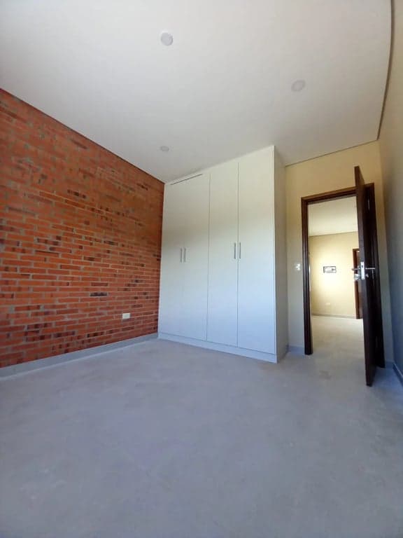 ALQUILO DUPLEX EN LUQUE ZONA CONMEBOL COD 6191