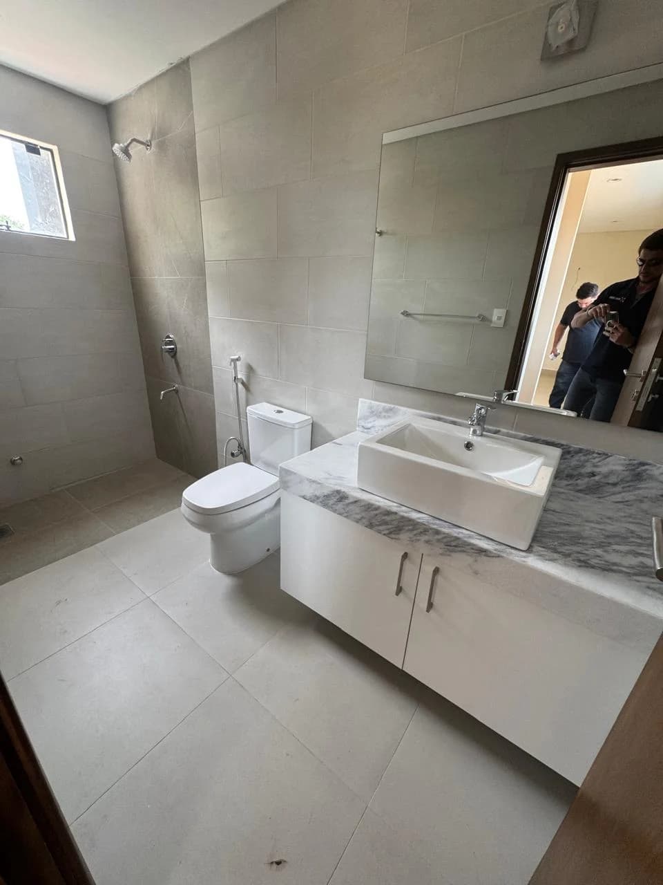 VENDO VIVIENDA UNIFAMILIARES TIPO DÚPLEX en el CUARTO BARRIO de la ciudad de LUQUE.