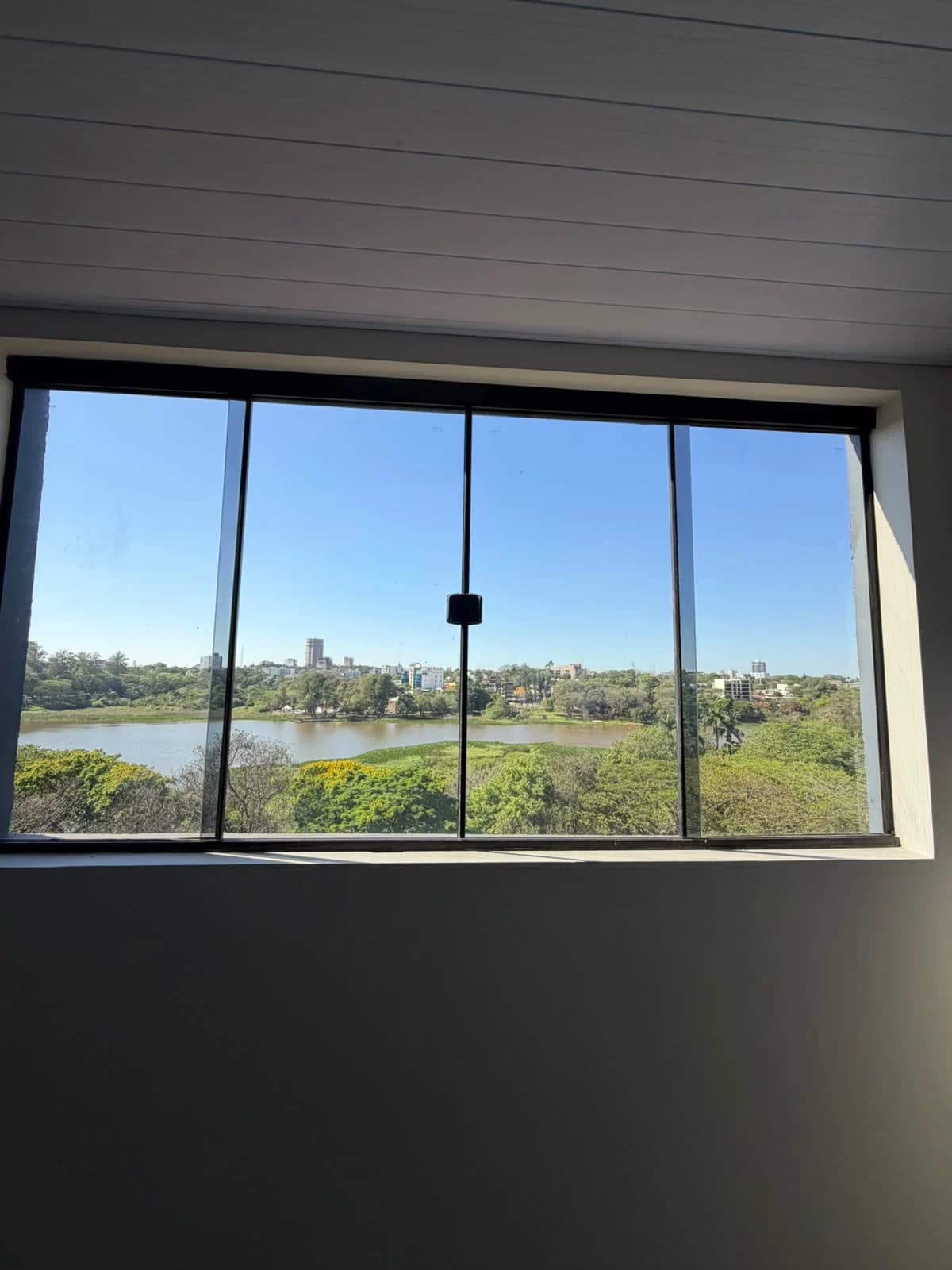 🏢 DEPARTAMENTOS TIPO LOFT A ESTRENAR – EN ALQUILER  📍 Excelente ubicación, frente al Lago de la República, en Ciudad del Este., foto principal