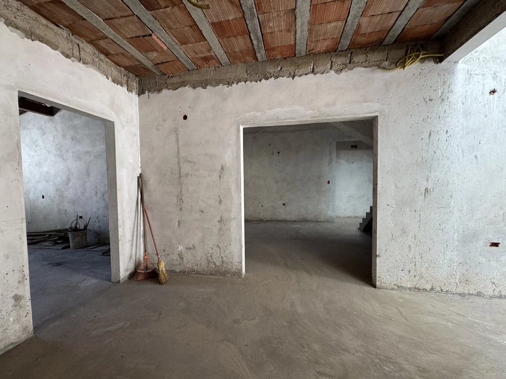 Casa semi terminada en Mariano Roque Alonso 